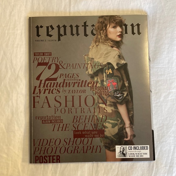 RARE Taylor Swift Reputation Deluxe Book Volume 2 with Poster, Collector’s Item - Picture 2 of 9